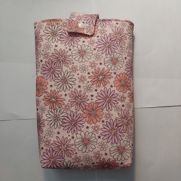 Pink floral book sleeve - Picture 2 of 3